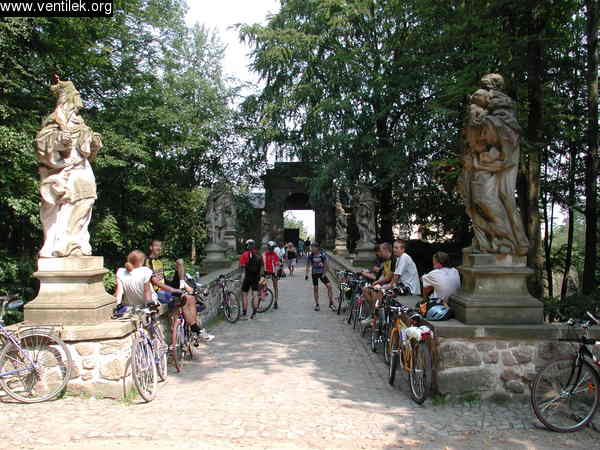 EPSON2001.08.19-0009.jpg
